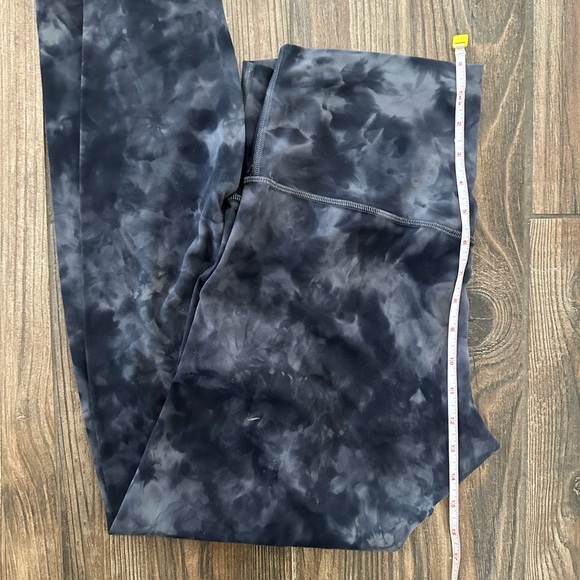 lululemon  28” Tie-Dye High-Rise Leggings Align Pant Diamond Pitch Graphite - Picture 9 of 14